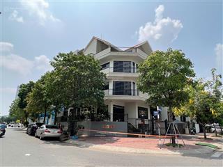 Cho thuê căn góc 200,8m2 siêu đẹp 2 mt đ. hoàng trọng mậu kdc himlam q7 giá 135tr  0908 935 ***