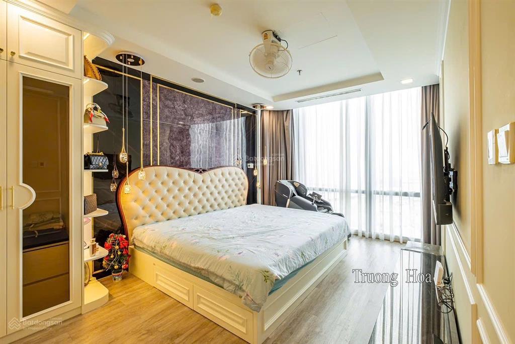 Bán cc vinhomes central park, 20 tỷ, 155m2, 4pn, 3wc, đông, nam, giá siêu hời uy tín