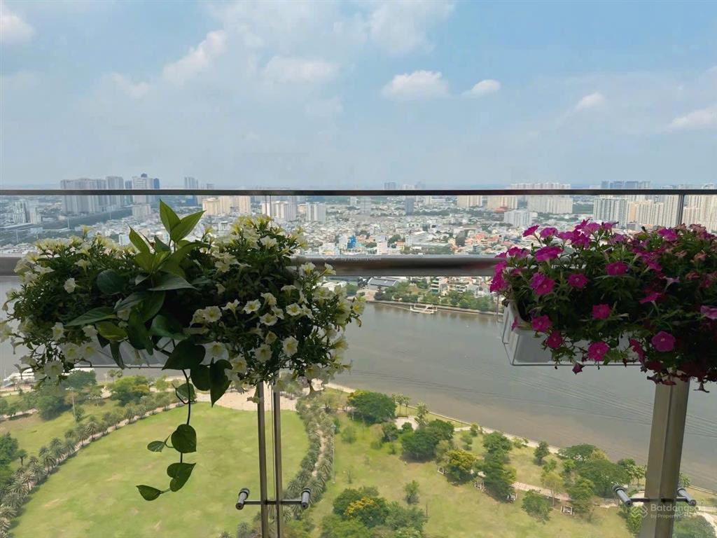 Bán gấp căn hộ 4pn 3wc tại vinhomes central park, giá cực chất 24,9 tỷ, 155m2