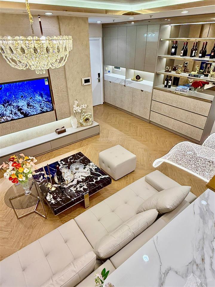 Cho thuê căn hộ vinhomes central park 2 phòng ngủ, nội thất đẹp nhiều tiện ích