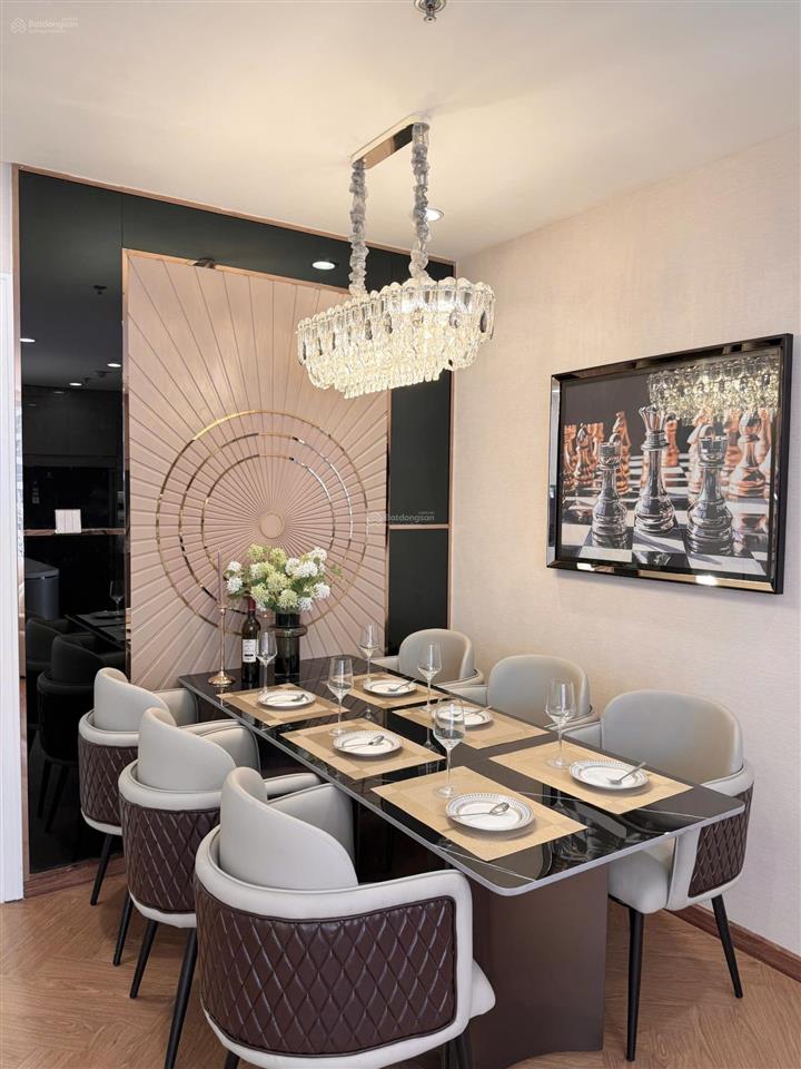 Cho thuê căn hộ vinhomes central park 2 phòng ngủ, nội thất đẹp nhiều tiện ích