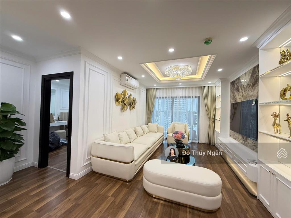 Hiếm bán căn 3pn 2wc 121m2 tòa s, có sổ, có slot ô tô nhà full đồ view thoáng.  ms ngân