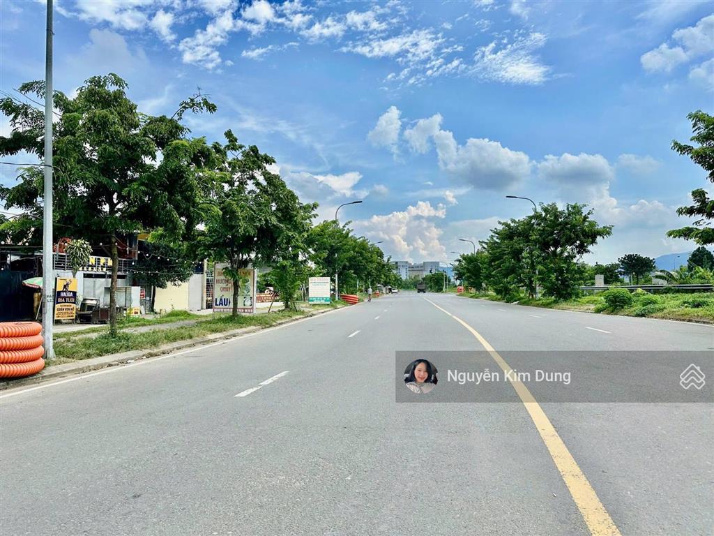 Đất nền mặt hồ tân xã, thạch thất  2 mặt tiền  full thổ cư cạnh trường đại học fpt hoà lạc