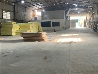 Cho thuê xưởng dương công khi hóc môn. dt 800m giá 40tr xe container