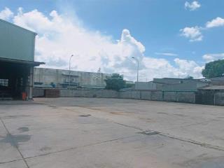 Cho thuê mt showrom bãi xe, trạm cân ql 1a bình tân. dt 5000m xe container
