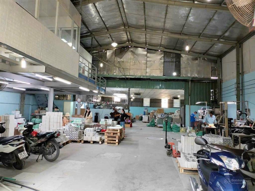 Chính chủ cho thuê nhà xưởng tô ký q12. dt 700m . ngang 20m