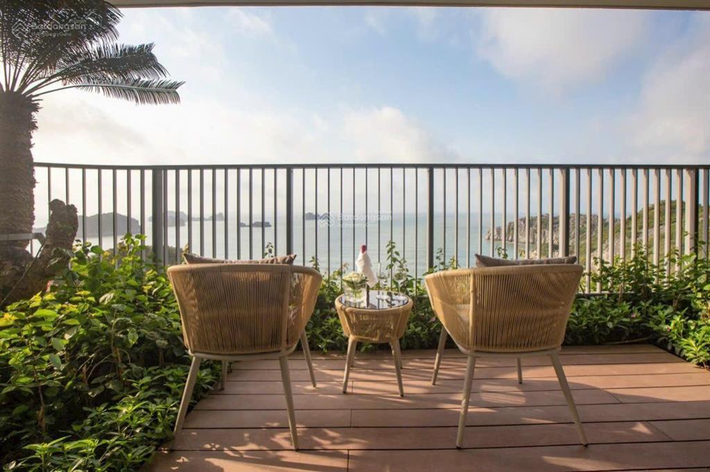 Cần bán căn view trực diện biển, ban công rộng 40m2 giá 2,1 tỉ , sẵn sổ flamingo cát bà