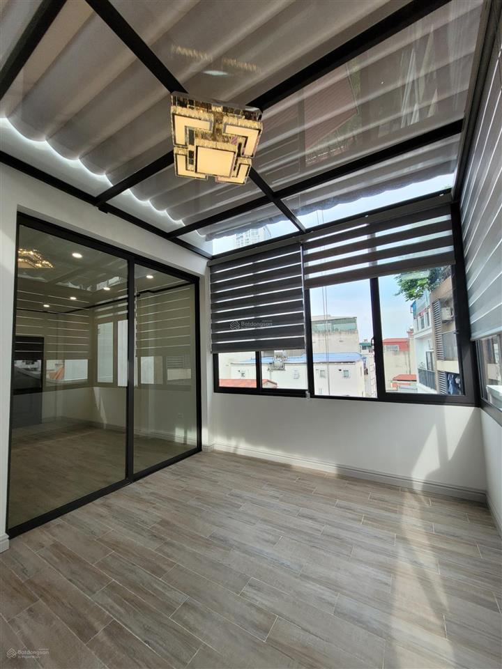 Chính chủ bán nhà mặt ngõ cầu giấyvừa ở vừa kd, thuê vp, oto vào nhà 50m x 7t thang máy, view đẹp