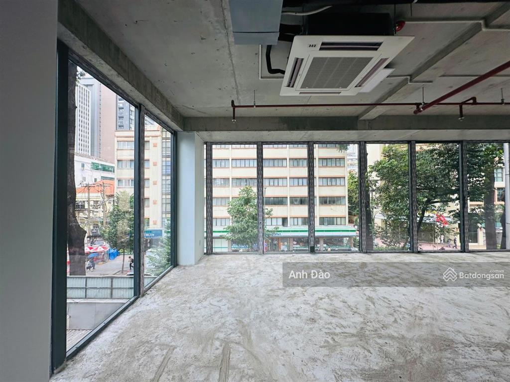 Cho thuê tòa nhà góc 2mt cộng hòa gần hoàng hoa thám tân bình