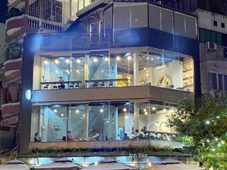Cho thuê tòa nhà ngay góc 2 mặt tiền cù lao khu phan xích long quận phú nhuận
