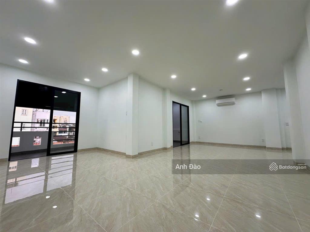 Cho thuê nhà góc 2 mặt tiền đường ba tháng hai q10 nguyễn tri phương