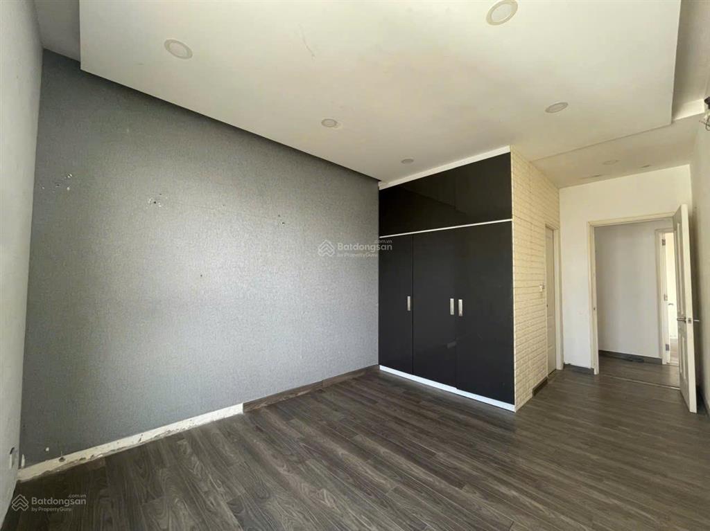 Bán 67m2 2pn2wc ntcb, giá cực rẻ chỉ 2,590 tỷ view hàng xóm giá tốt tại đức khải quận 7 alo em