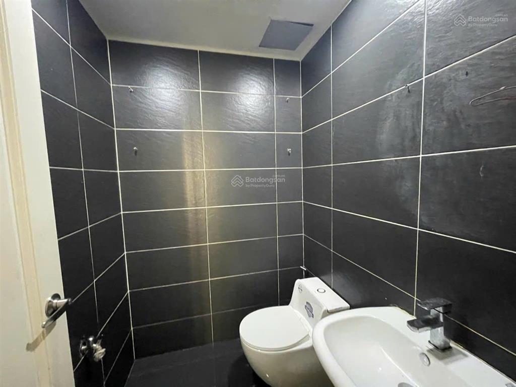 Bán 67m2 2pn2wc ntcb, giá cực rẻ chỉ 2,590 tỷ view hàng xóm giá tốt tại đức khải quận 7 alo em