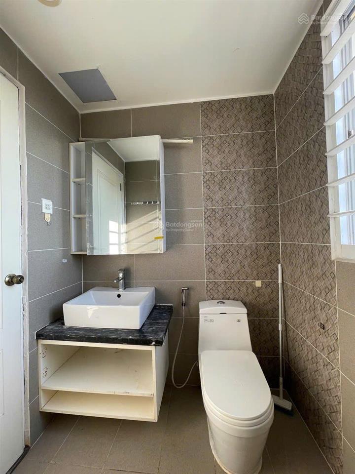 Bán 67m2 2pn2wc ntcb, giá cực rẻ chỉ 2,590 tỷ view hàng xóm giá tốt tại đức khải quận 7 alo em