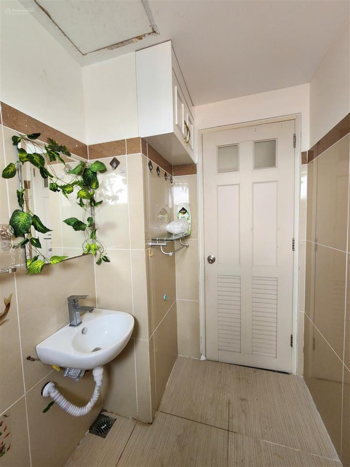 Bán 90m2 2pn 2wc nhà trống giá 3 tỷ giá rẻ hơn thị trường 150tr bảo đảm 100% tin thật inbox em