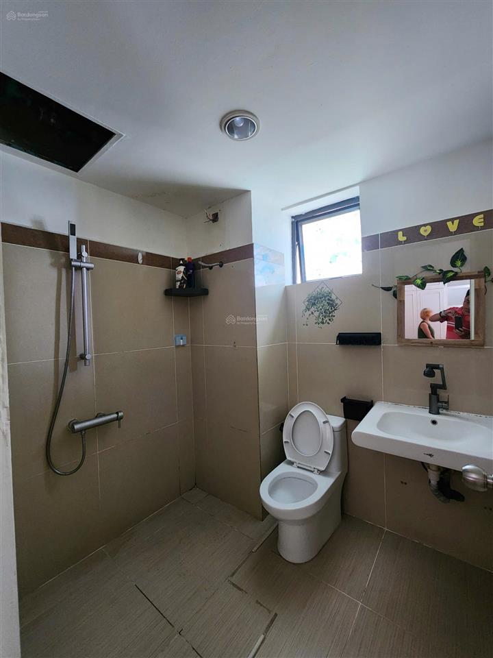 Bán 90m2 2pn 2wc nhà trống giá 3 tỷ giá rẻ hơn thị trường 150tr bảo đảm 100% tin thật inbox em