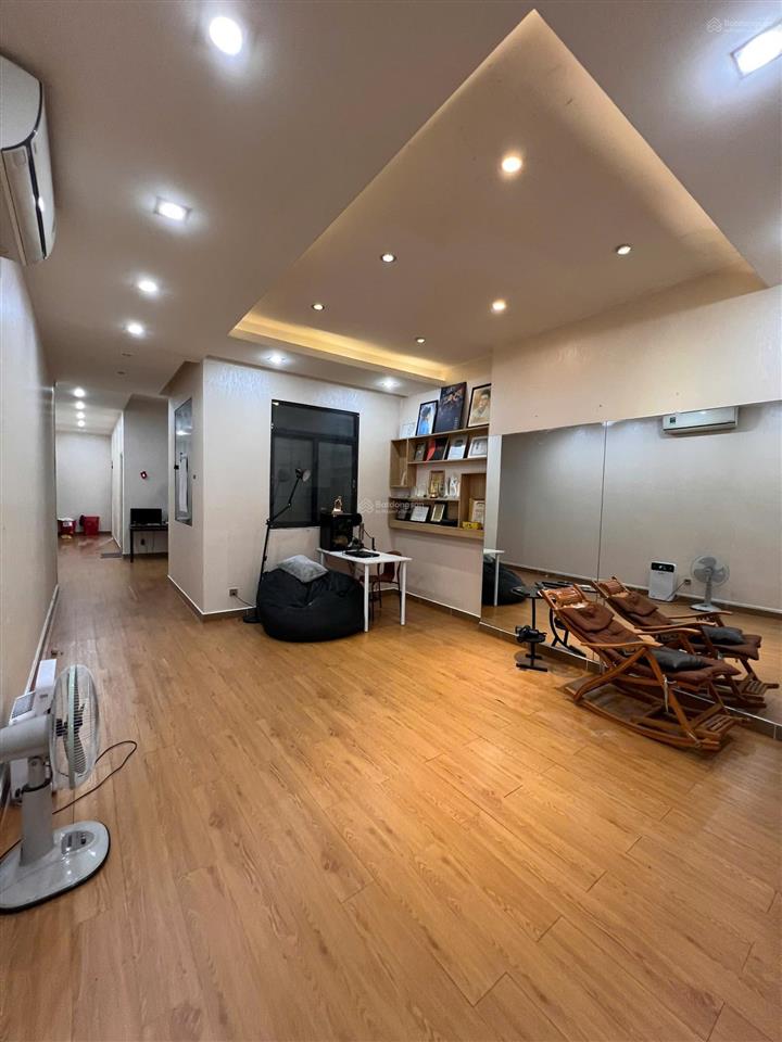 Bán 161m2 3pn 4wc full nt nhà đẹp đã thiết kế sẵn chủ đang ở giá 4,650 tỷ tại era town đức khải q7