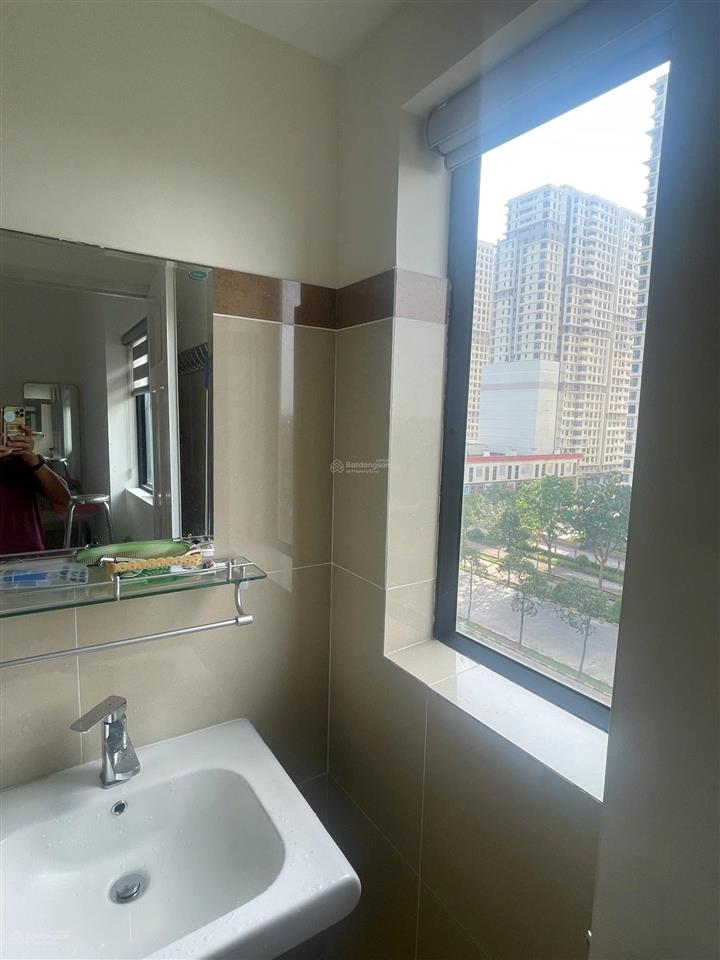 Bán 65m2 2pn2wc full nt căn góc hướng đông nam 3,550 tỷ có sổ hồng inbox xem nhà dể ợt