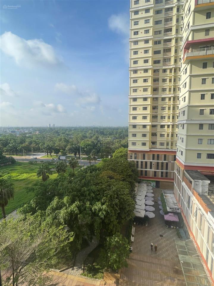 Bán 65m2 2pn2wc full nt căn góc hướng đông nam 3,550 tỷ có sổ hồng inbox xem nhà dể ợt