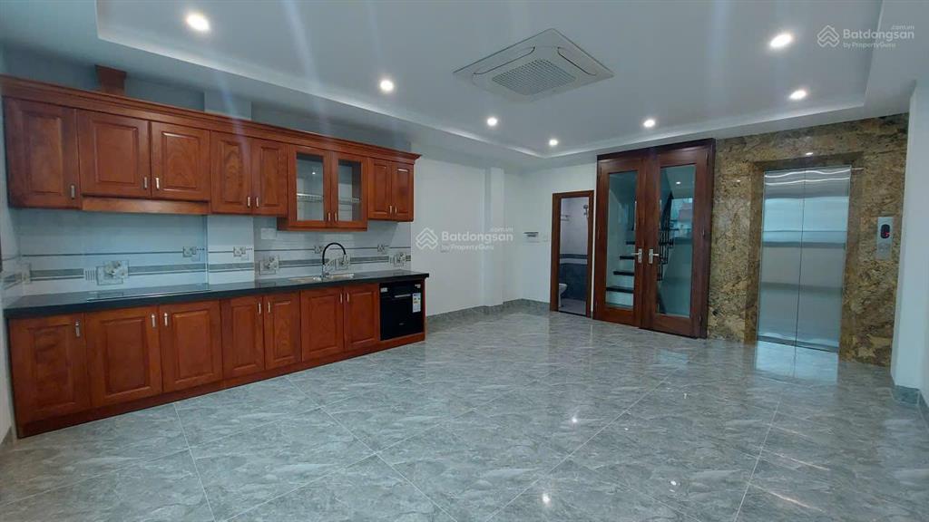 Cực hiếm! phố hồ tùng mậu.phú diễn.nam từ liêm.mặt ngõ thông.kinh doanh.ô tô vào nhà.giá 17,8 tỷ