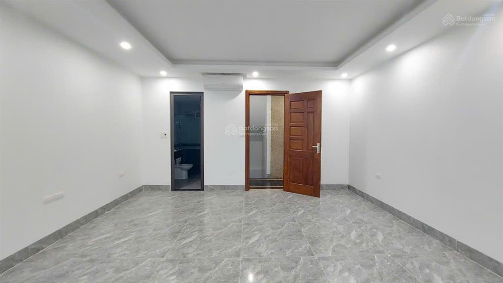 Cực hiếm! phố hồ tùng mậu.phú diễn.nam từ liêm.mặt ngõ thông.kinh doanh.ô tô vào nhà.giá 17,8 tỷ