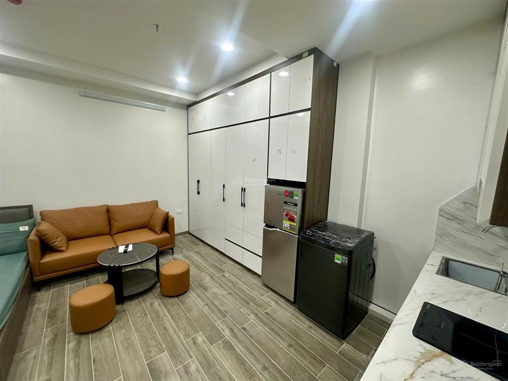 Bán toà apartment phố cầu giấy.dt 180m x7t thang máy 35 phòng full nội thất.gần ô tô.giá 56 tỷ