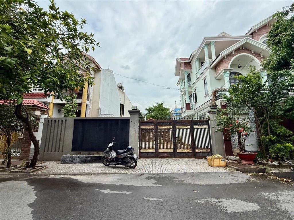Đất 200m ngay trung tâm q12 đường ô tô sổ riêng giá chỉ 12 tỷ bảy!