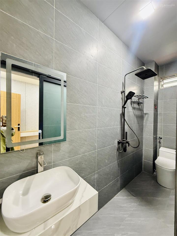 Nhà xây mới 3pn giá rẻ q12 cuối hà huy giáp gần gò vấp