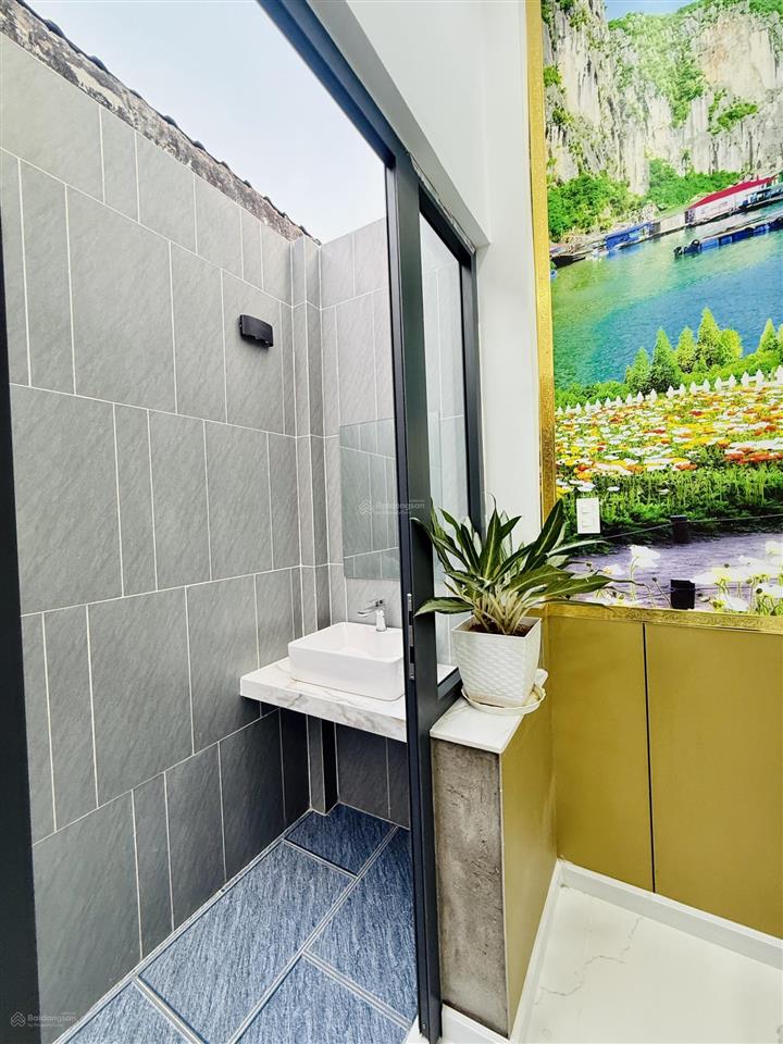 Nhà xây mới 3pn giá rẻ q12 cuối hà huy giáp gần gò vấp