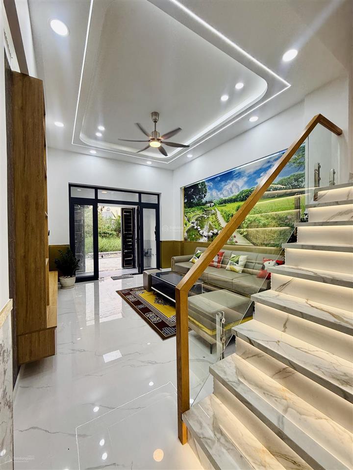 Nhà xây mới 3pn giá rẻ q12 cuối hà huy giáp gần gò vấp