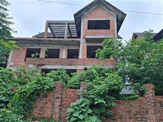 Cần bán biệt thự thô, bt2 cầu bươu, thanh trì. 360m2 x 3 tầng, mt 20m, mặt đường to, nhỉnh 60 tỷ