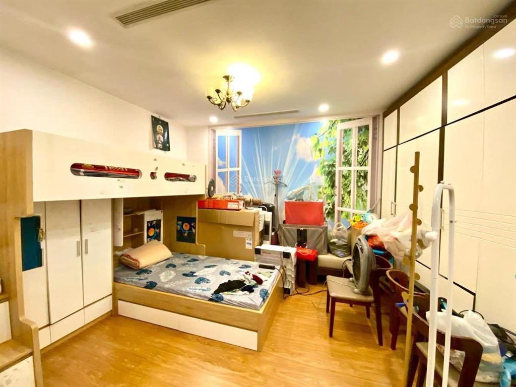 Bán gấp căn hộ 3 ngủ tòa r1 royal city số 72 nguyễn trãi, thanh xuân. 144m2 nội thất đẹp, nhỉnh 18t