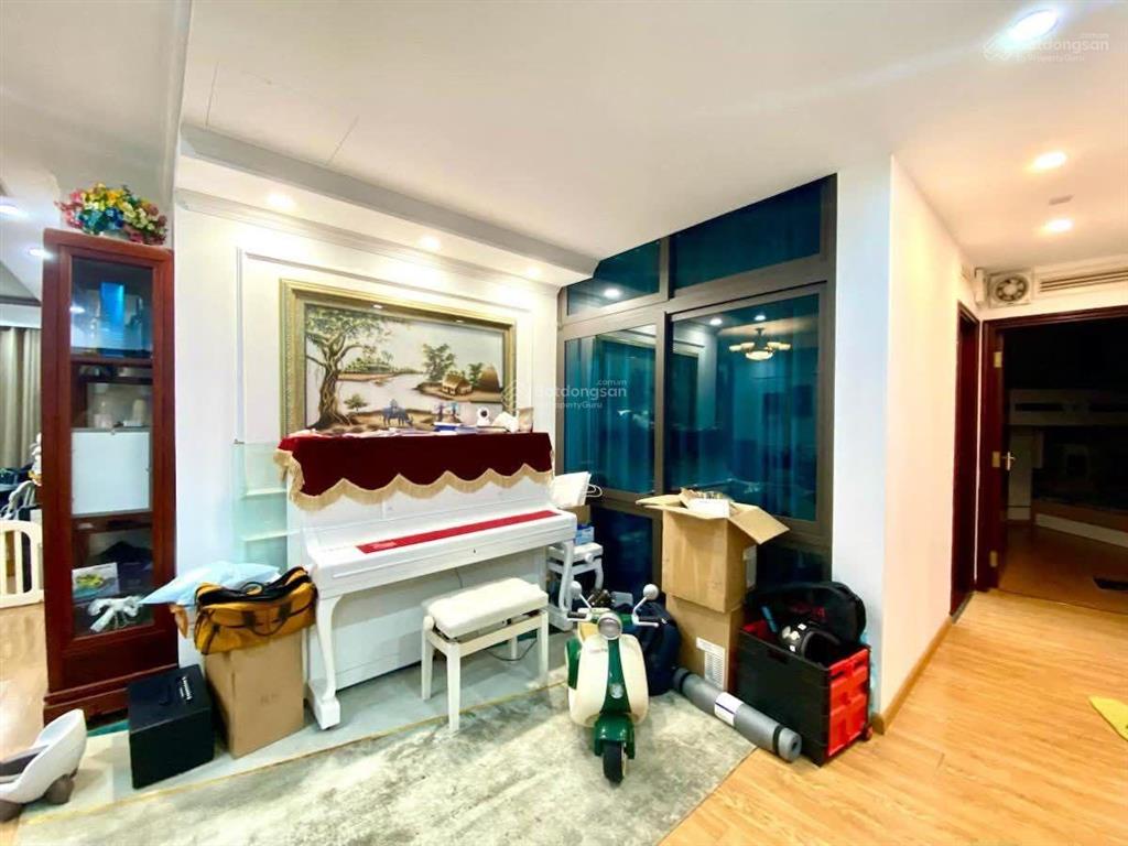 Bán gấp căn hộ 3 ngủ tòa r1 royal city số 72 nguyễn trãi, thanh xuân. 144m2 nội thất đẹp, nhỉnh 18t