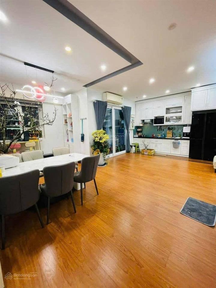 Cần bán căn 3 ngủ, tòa b star tower số 83 khương trung, thanh xuân. 92m2, nội thất đẹp, giá 7.8 tỷ