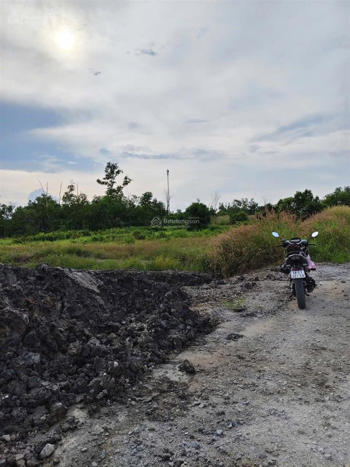 Bán đất tại thị trấn năm căn, 1 tỷ, 326 m2, pháp lý đầy đủ, ngõ vào rộng rãi