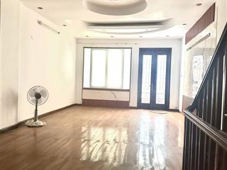 Cc cần bán gấp nhà mặt phố ô tô tránhkinh doanh bất chấpcầu giấy 60m2*4t*4.5mt=17.8 tỷ