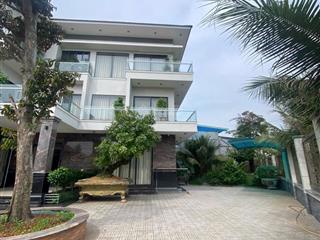 Chủ gởi bán căn biệt thự 1trệt 2lầu (dt 900m2) sổ riêng thổ cư đường oto p.tân hạnh. giá chỉ 12 tỷ