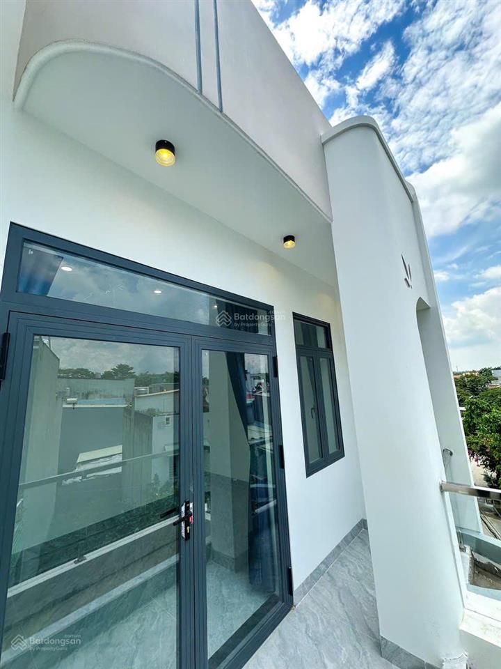 Chủ gởi bán nhà 1 trệt 2 lầu (hoàn công) ngay cổng sau công ty pouchen p. bửu hoà. giá chỉ 4,2 tỷ