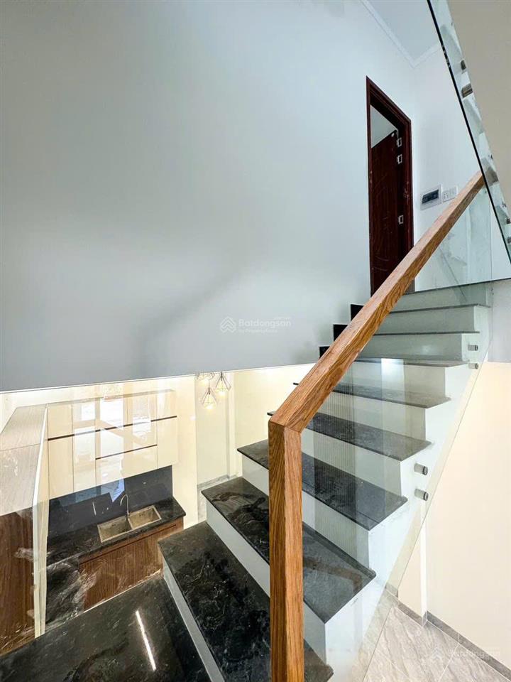 Chủ gởi bán nhà 1 trệt 2 lầu (hoàn công) ngay cổng sau công ty pouchen p. bửu hoà. giá chỉ 4,2 tỷ