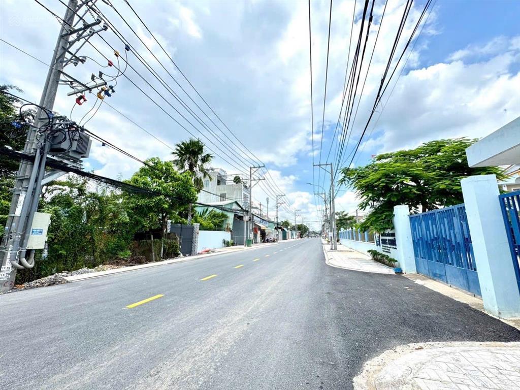 Bán đất (dt 82m2) sổ riêng thổ cư 100% vị trí 2 đường nguyễn tri phương chỉ 80m. giá chỉ 2,75 tỷ