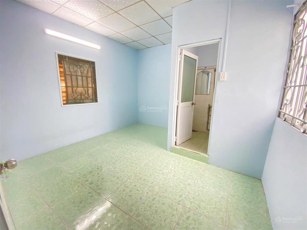 Bán nhà 1trệt 1lầu (dt 55m2) sổ riêng thổ cư 100% gần chợ biên hoà p. quang vinh. giá chỉ 2,4 tỷ