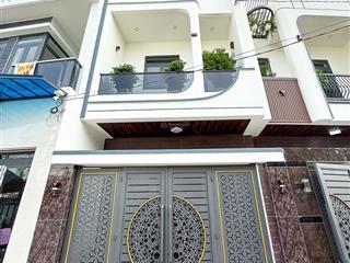 Bán căn nhà 1 trệt 2 lầu ngay siêu thị coop mart thuộc p. thống nhất. giá 5,2 tỷ tặng full nội thất