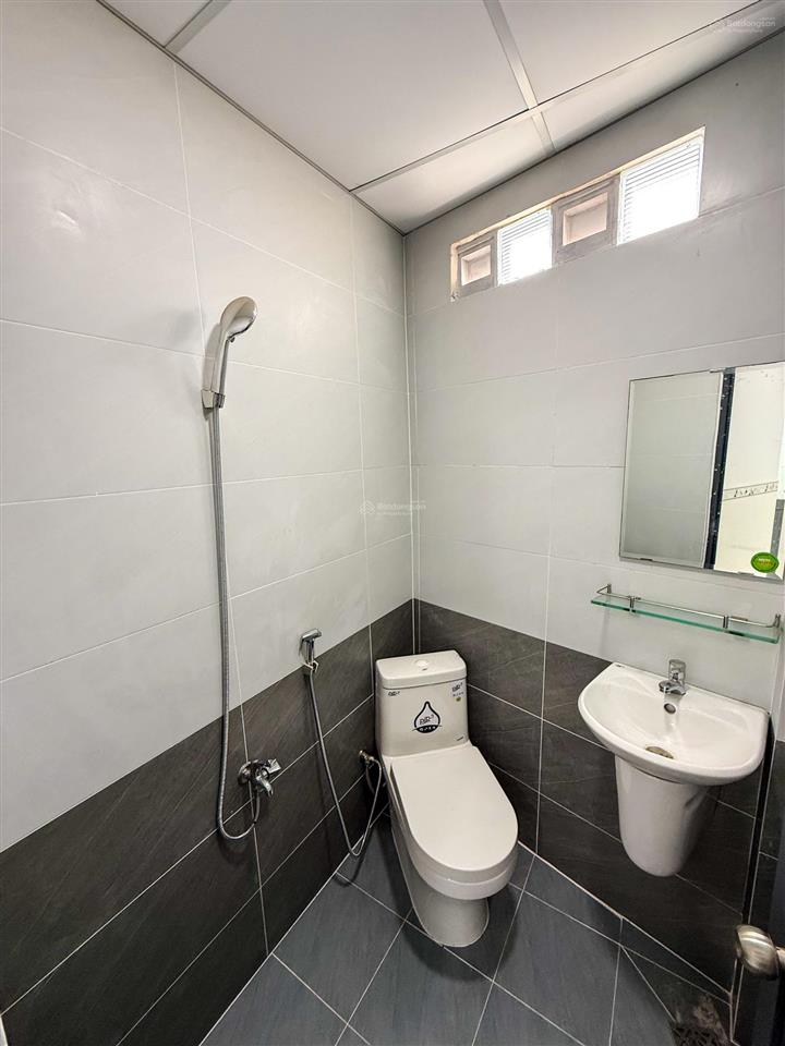 Bán nhà 1t 1l (dt 72m2) sổ riêng thổ cư 100% đường oto ngay bờ kè bửu long. giá chỉ 2,650 tỷ