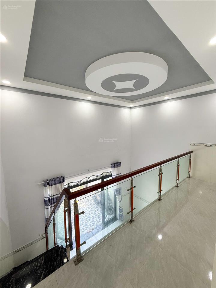 Bán nhà 1t 1l (dt 72m2) sổ riêng thổ cư 100% đường oto ngay bờ kè bửu long. giá chỉ 2,650 tỷ