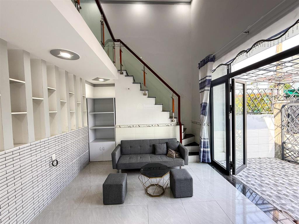 Bán nhà 1t 1l (dt 72m2) sổ riêng thổ cư 100% đường oto ngay bờ kè bửu long. giá chỉ 2,650 tỷ