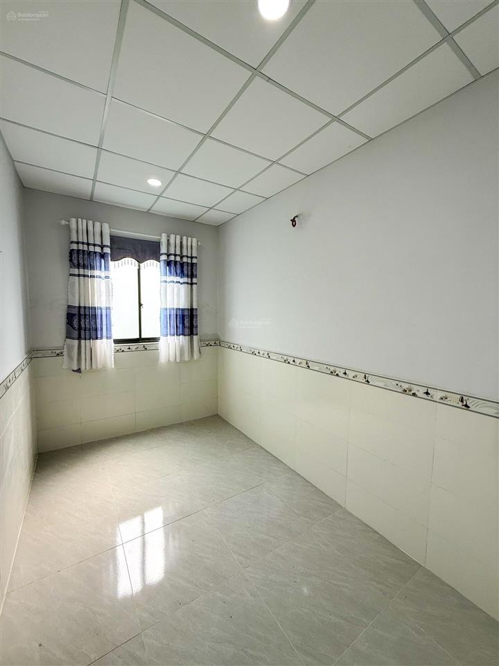 Bán nhà 1t 1l (dt 72m2) sổ riêng thổ cư 100% đường oto ngay bờ kè bửu long. giá chỉ 2,650 tỷ