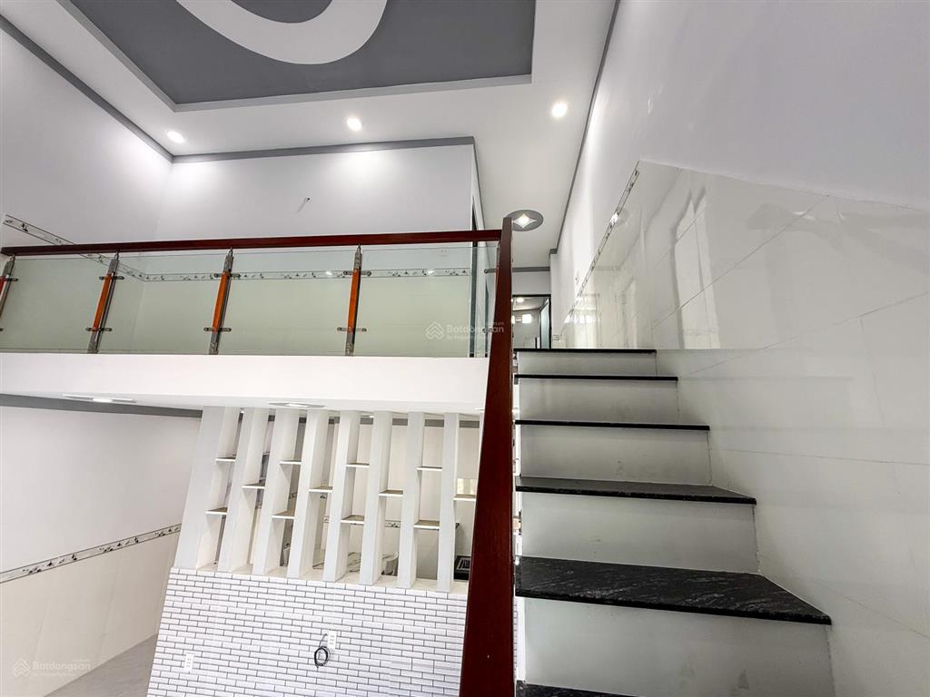 Bán nhà 1t 1l (dt 72m2) sổ riêng thổ cư 100% đường oto ngay bờ kè bửu long. giá chỉ 2,650 tỷ