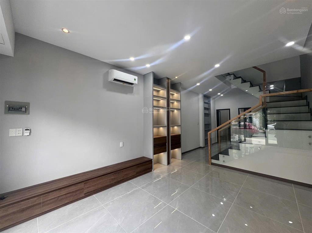 Chủ gởi bán nhà 1 trệt 1 lầu mặt tiền kd đường nguyễn thành đồng p. trung dũng. giá chỉ 5,4 tỷ