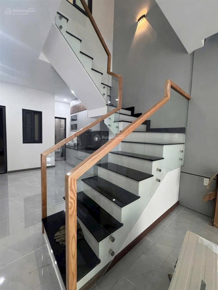 Chủ gởi bán nhà 1 trệt 1 lầu mặt tiền kd đường nguyễn thành đồng p. trung dũng. giá chỉ 5,4 tỷ