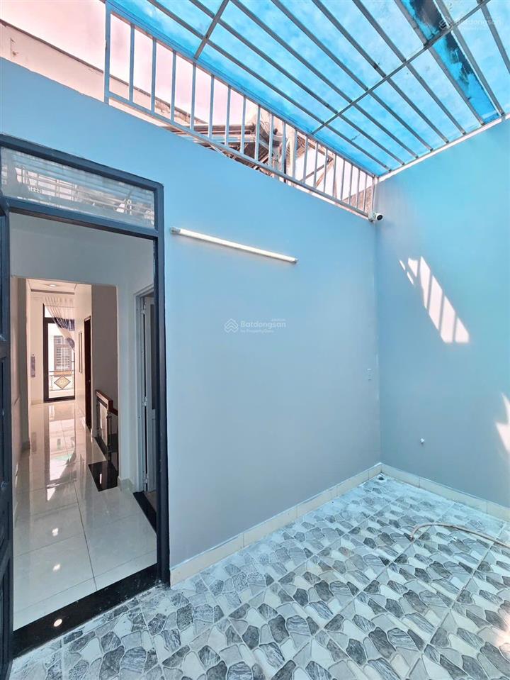 Chủ gửi bán căn nhà 1 trệt 2 lầu (hoàn công) tại kdc ngay chợ mới bửu long. giá chỉ 3.950 tỷ